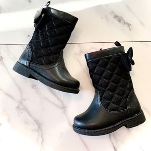 Koala Kids boot size 4 black w metallic bow detail